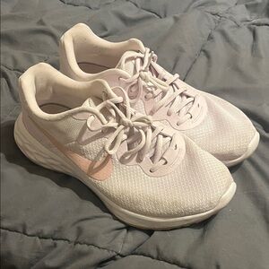 Nike Women's Light Pink Athletic Shoes
